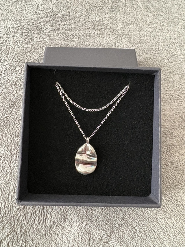 Nic & Syd Droplet Pendant Necklace
