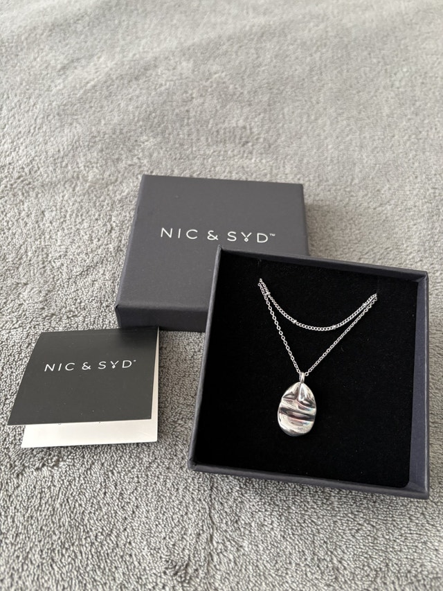 Nic & Syd Droplet Pendant Necklace - photo 3