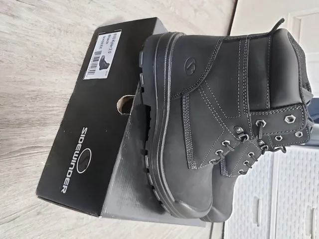 Sidewinder steel toe boots never worn