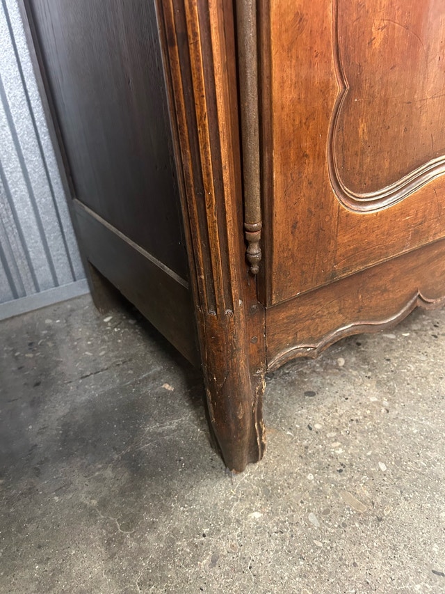 Large Antique Armoire - photo 4