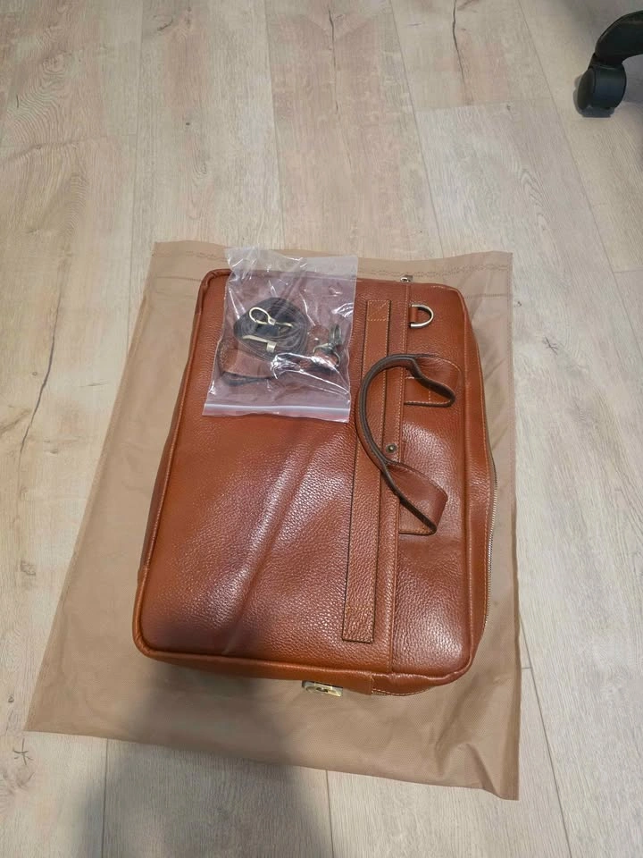 Takcharm Leather Briefcase - photo 2