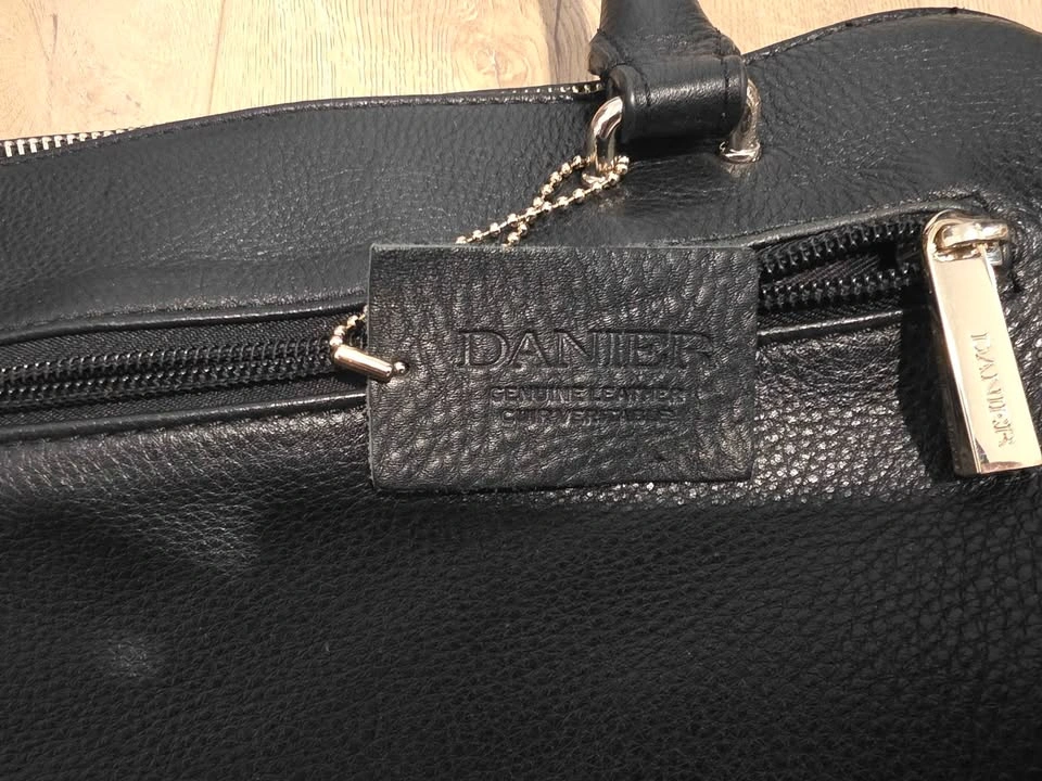Danier Genuine Leather Handbag - photo 3