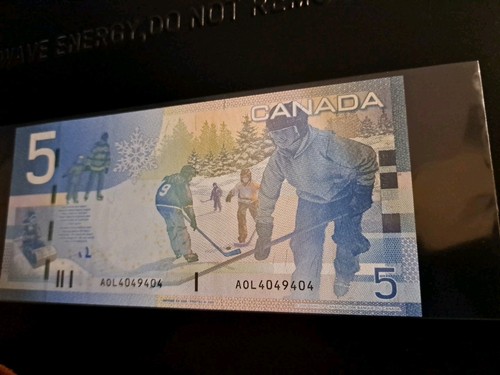 2006 Bank of Canada $5 Three Digit Radar Note - photo 2