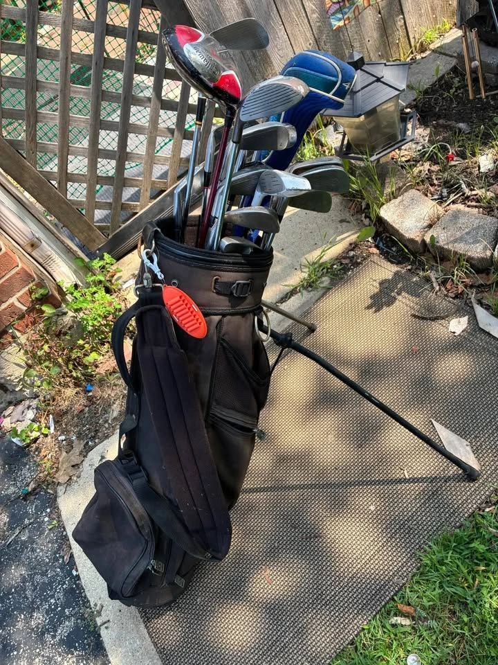 Vintage knight Standing Golf bag with various clubs - photo 3