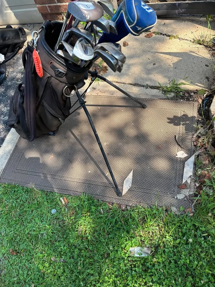 Vintage knight Standing Golf bag with various clubs - photo 4