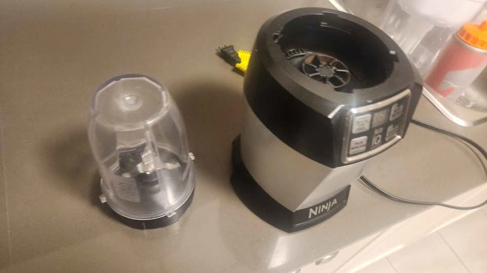 Ninja Auto-iQ Personal Blender – Excellent Condition - photo 3