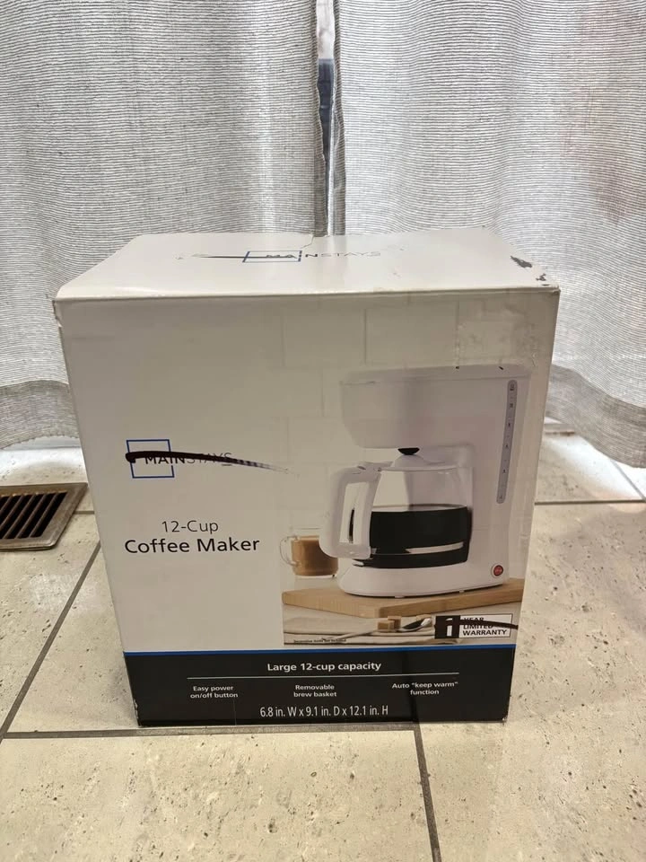 Mainstays 12-Cup Coffee Maker – Excellent Condition - photo 4