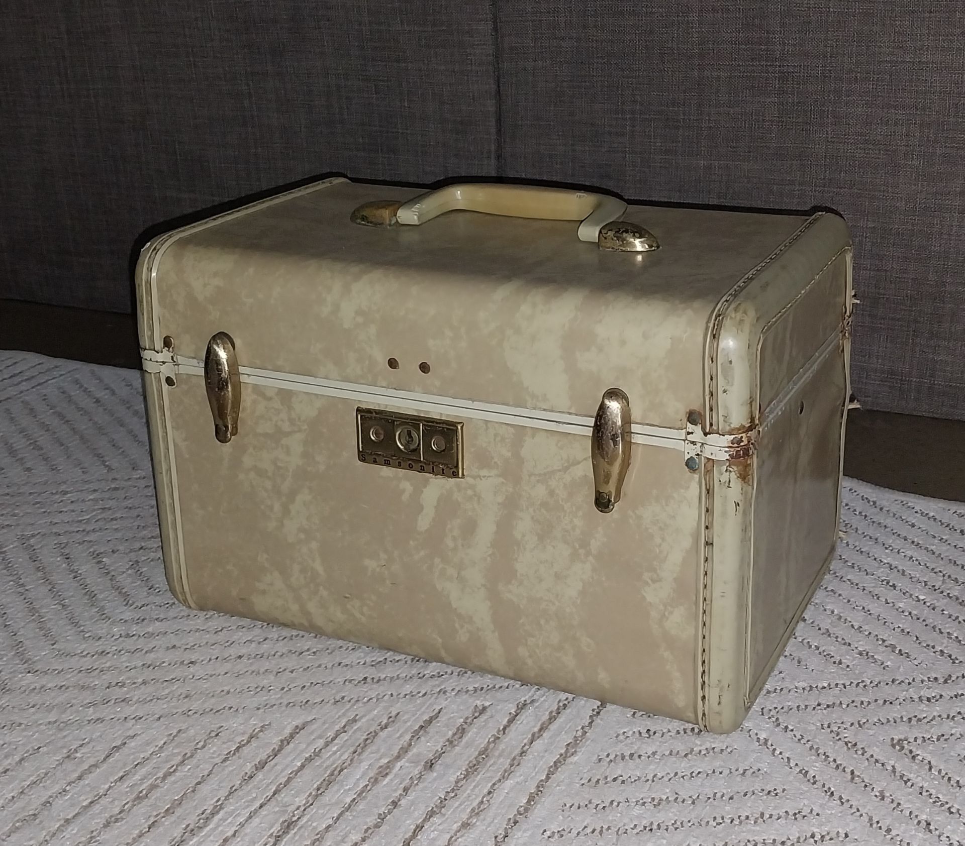 Vintage Samsonite Train Case