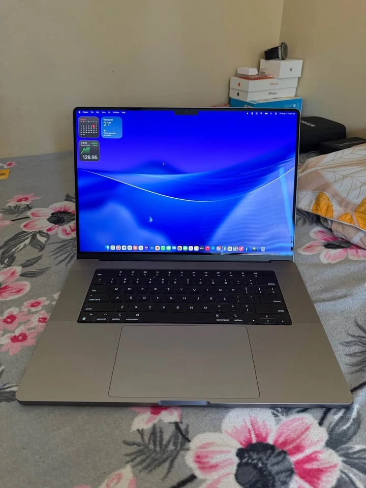 Apple MacBook Pro 16" M2 Pro (2023) - 16GB RAM / 512GB SSD