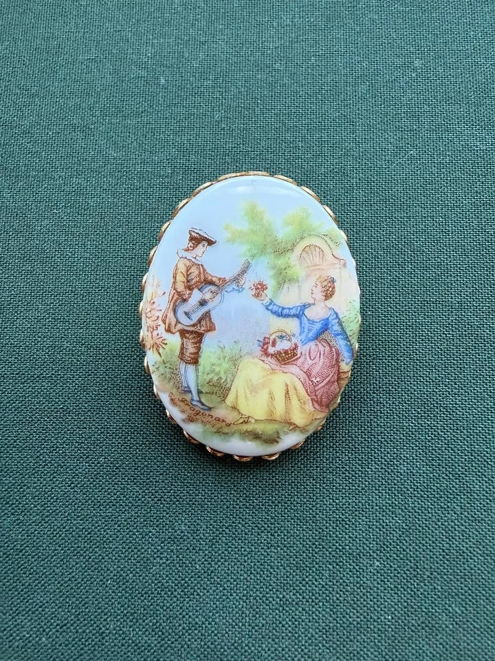Vintage Fragonard Limoges Style Oval Porcelain Brooch - photo 2