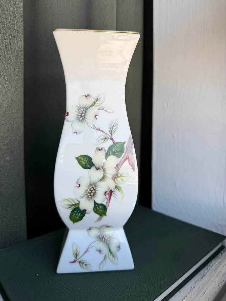 Vintage Heygill Ceramic Floral Vase – Dogwood Pattern - photo 2