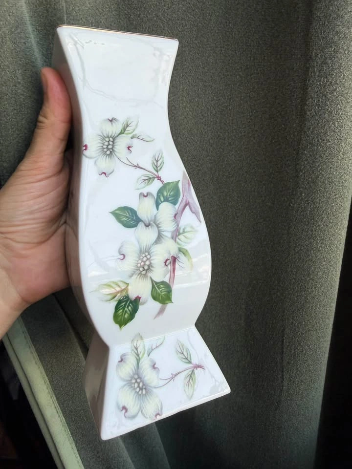 Vintage Heygill Ceramic Floral Vase – Dogwood Pattern - photo 3