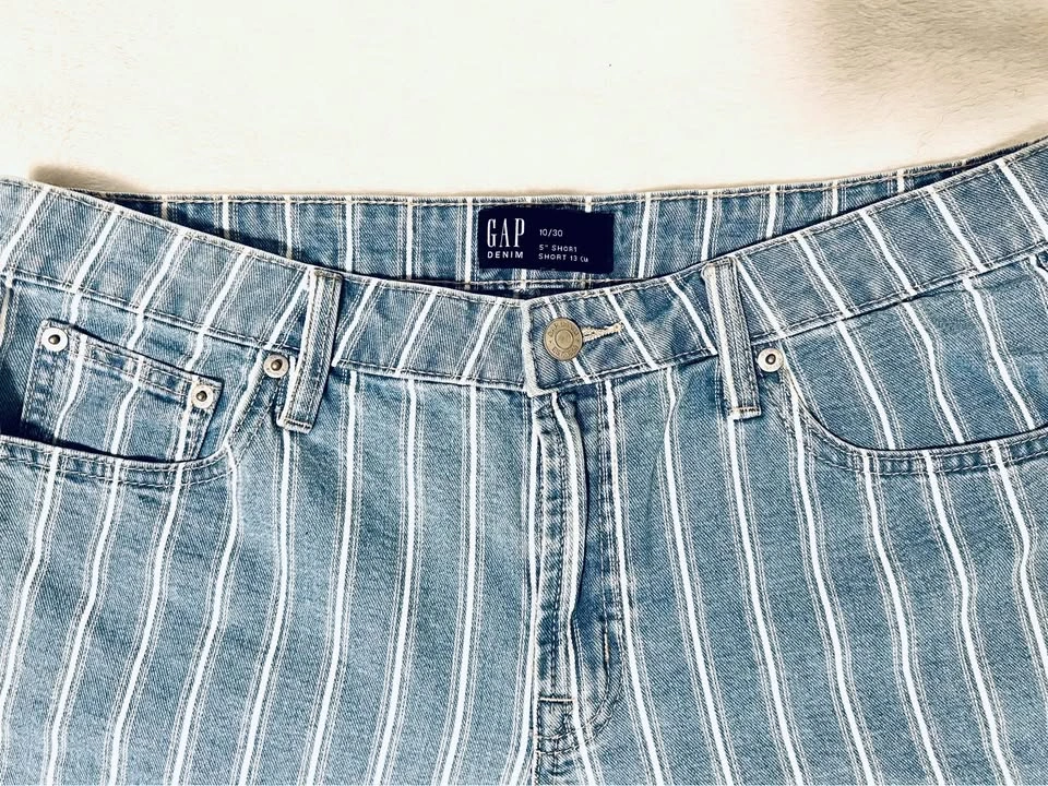GAP Women's Blue and White Striped Denim 5" Jean Shorts Size 10/ - photo 3