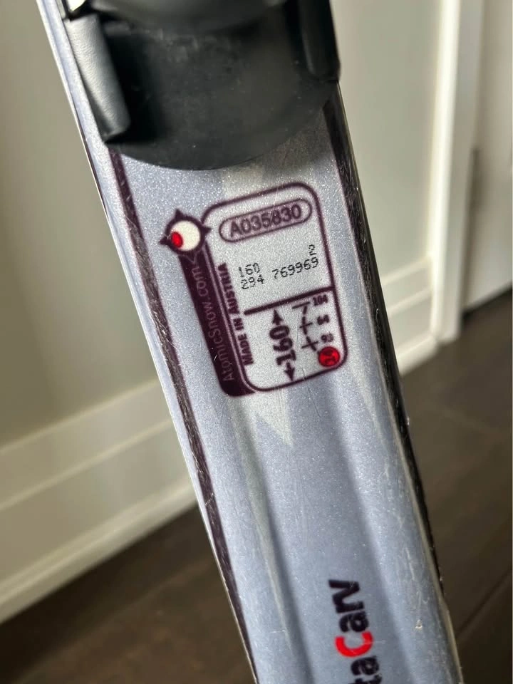 90s vintage Atomic C-7 skis for sale together - photo 2