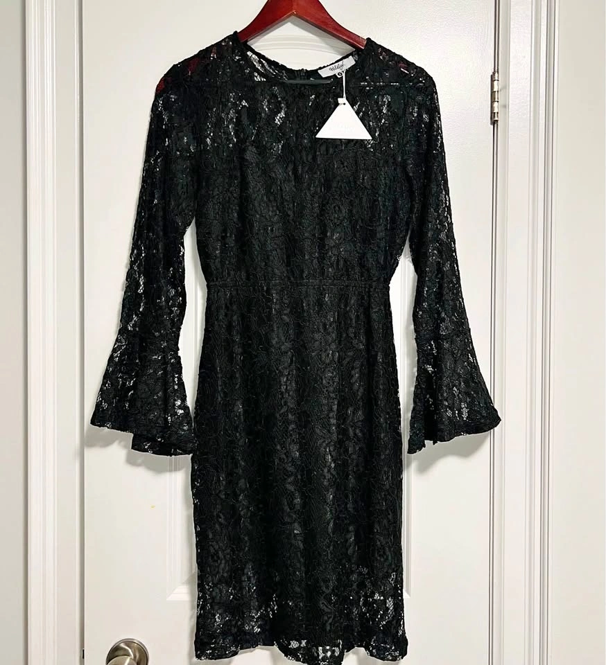 Wildfire Black Lace Long-Sleeve Midi Dress / Size S