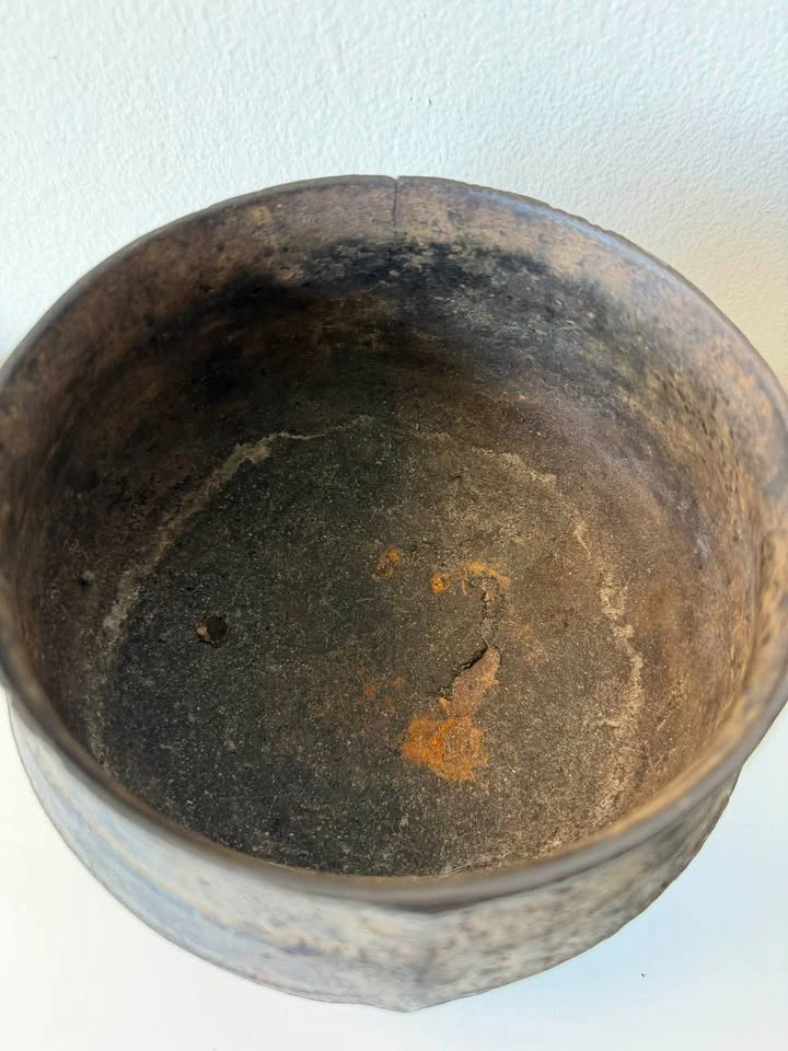 Antique 19th Century Cast Iron Kettle Cauldron - photo 3