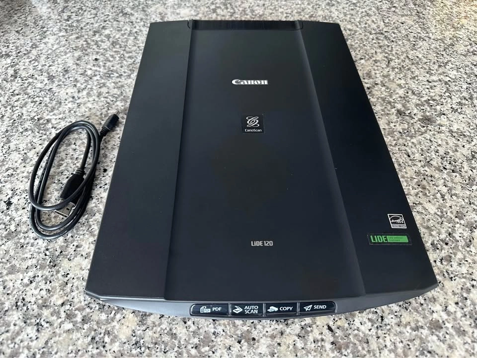 Canon CanoScan LiDE 120 Scanner