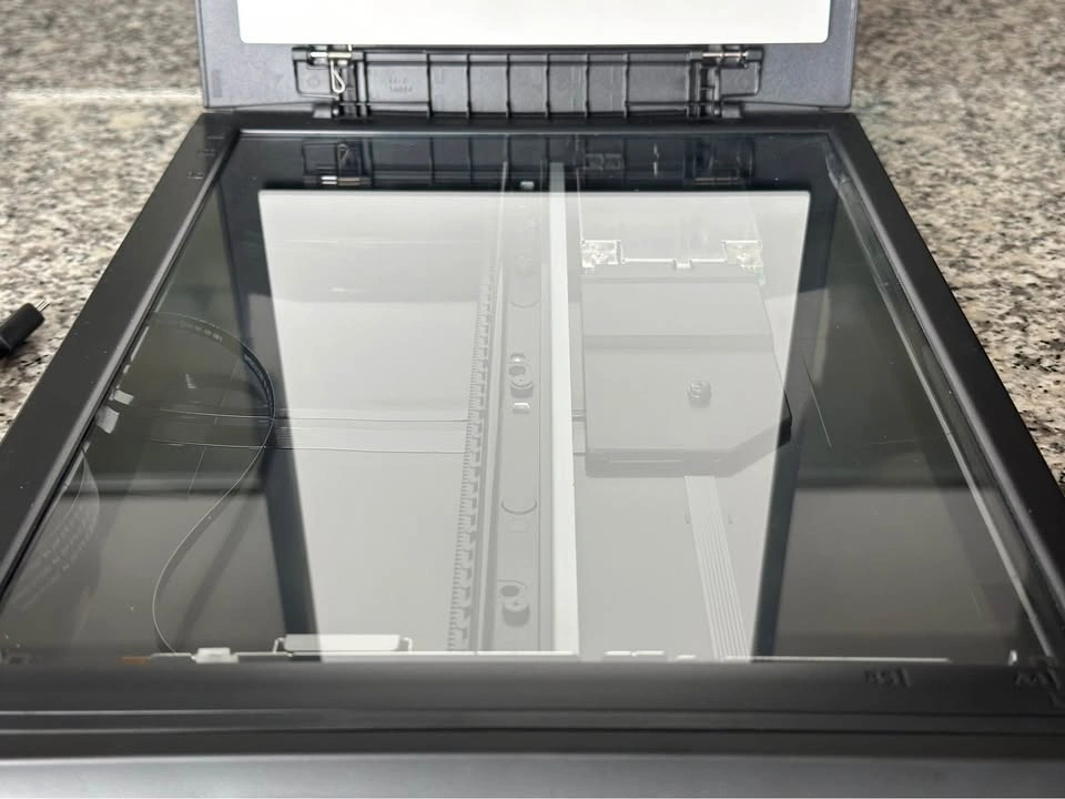 Canon CanoScan LiDE 120 Scanner - photo 2