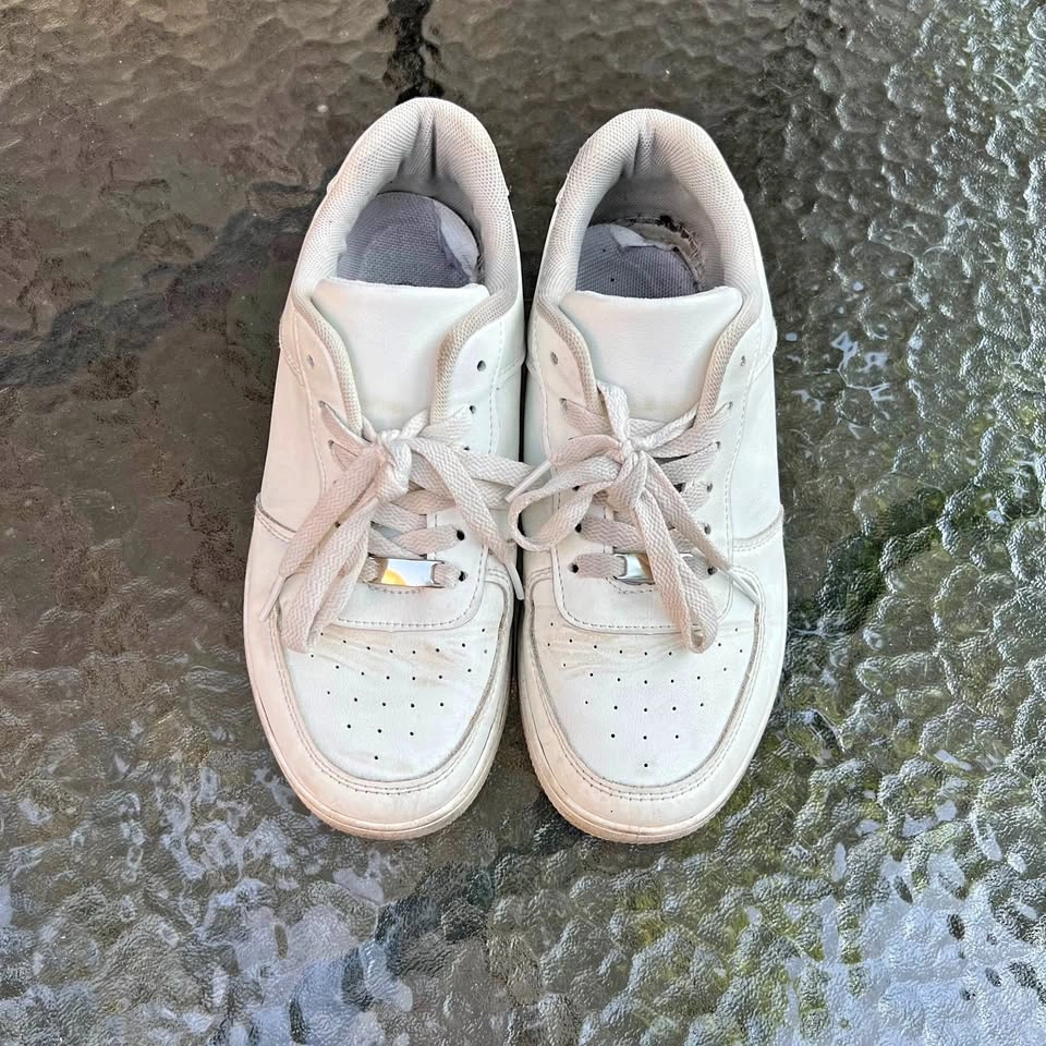 Women’s White Sneakers size 37