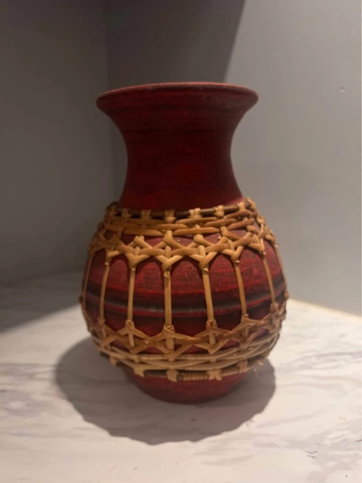 Porcelain Flower Vase - photo 2