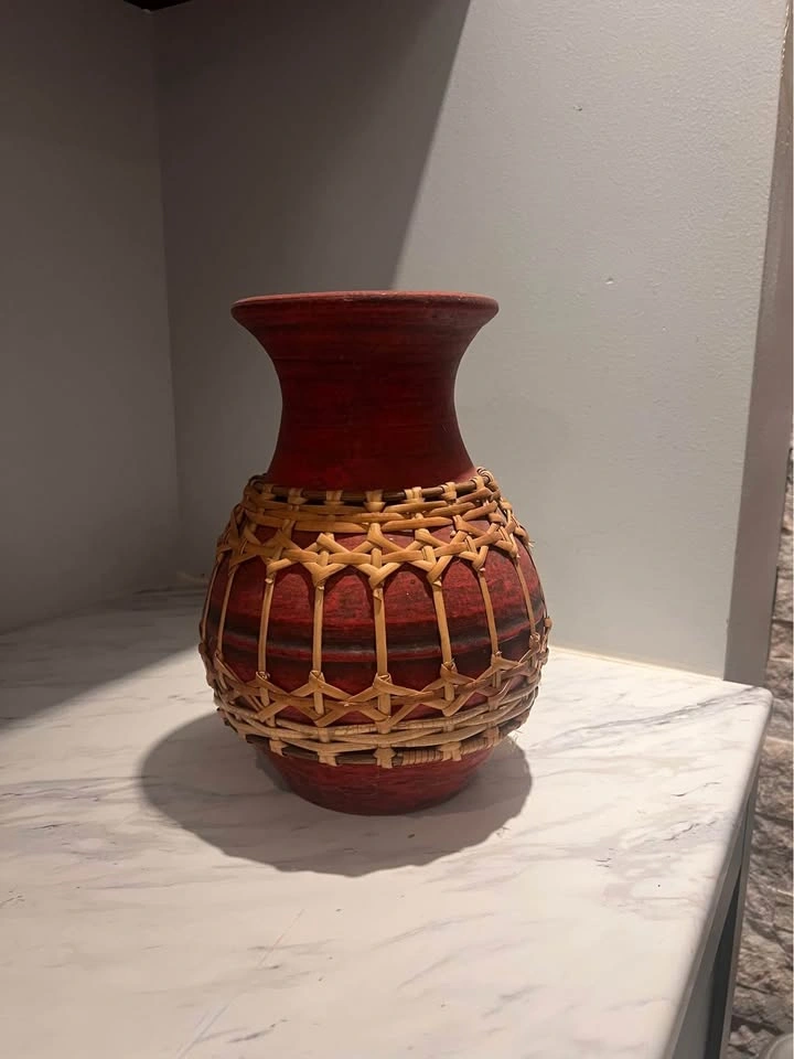 Porcelain Flower Vase - photo 3
