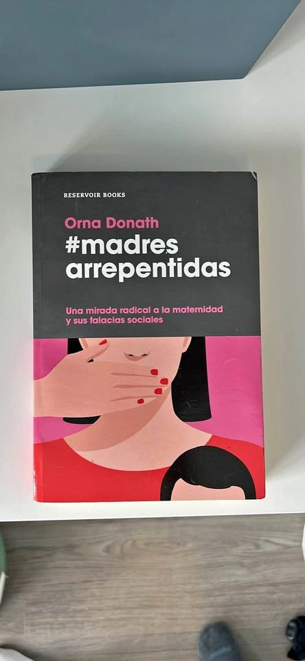 Libro en español - Madres arrepentidas