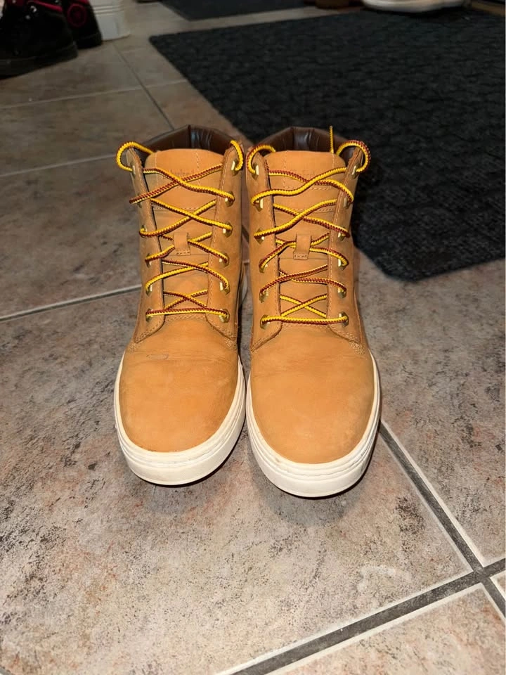 Timberland Women’s Brown Boots - photo 3