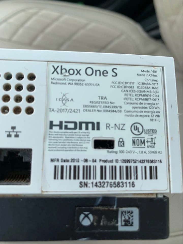 Xbox One S 1T with 2 games & power cord - photo 3
