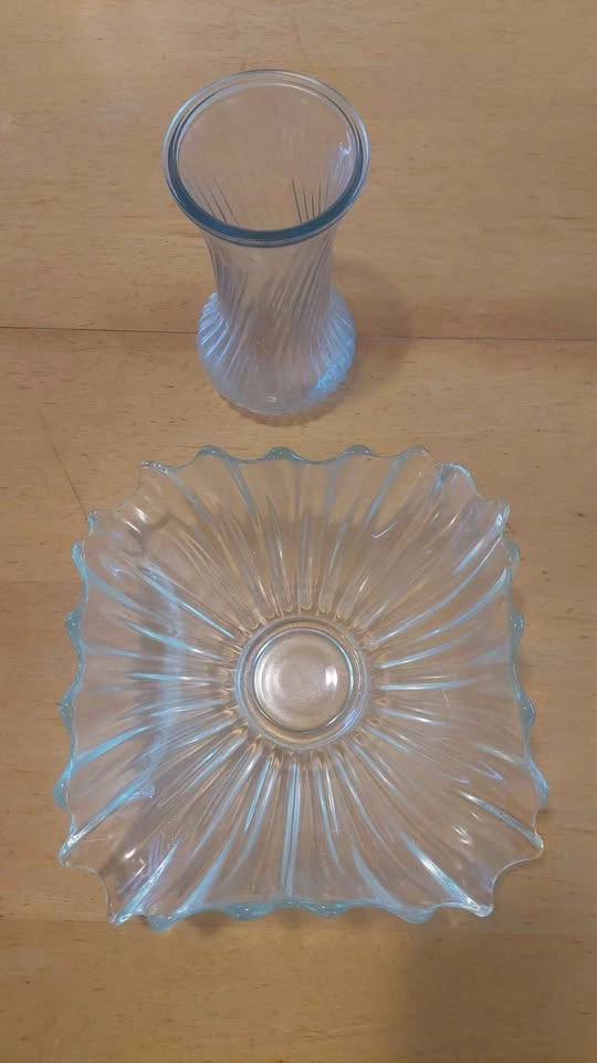 Clear Glass Vase and Ruffled Glass Bowl Set - photo 2