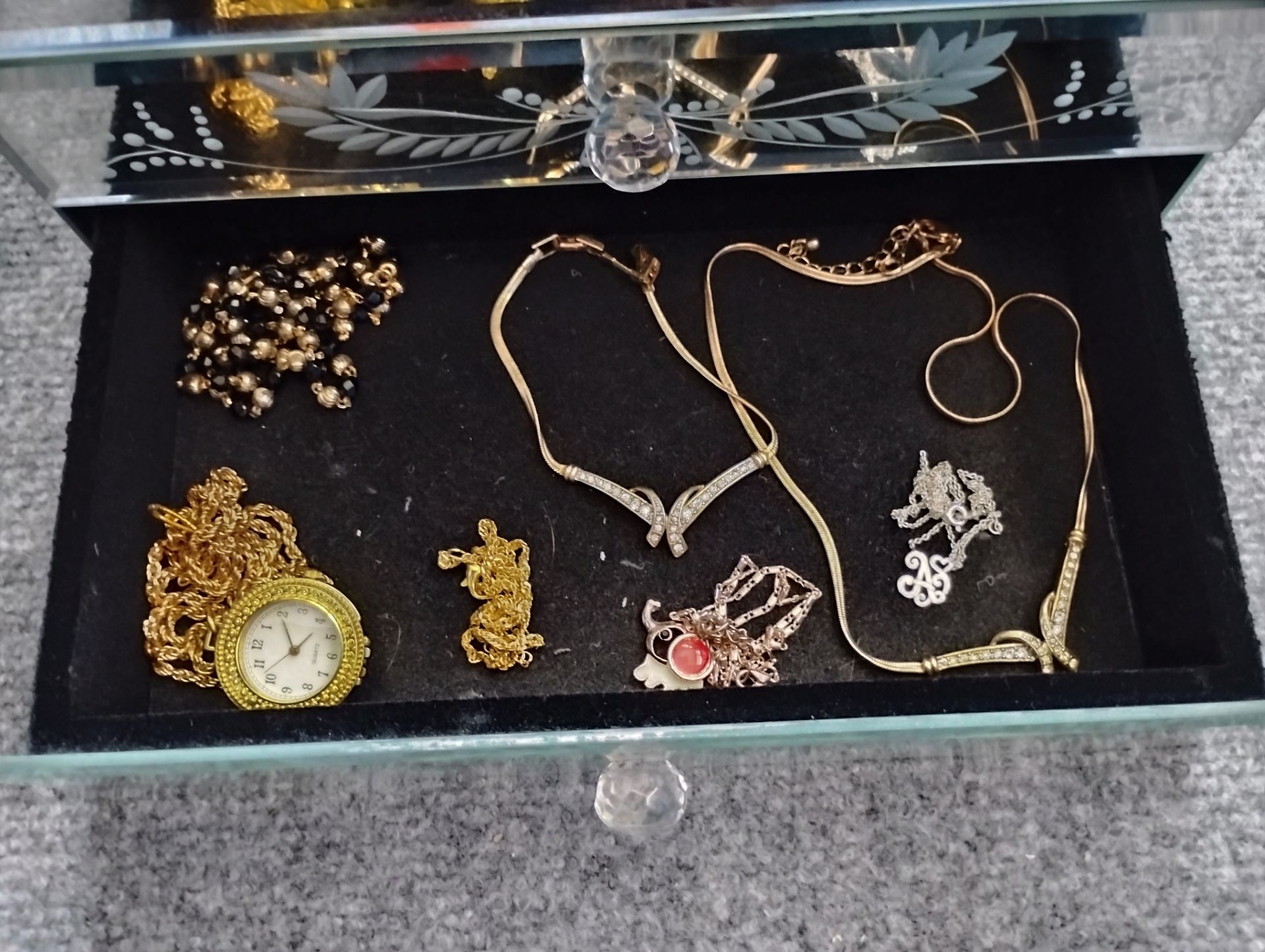 Jewelry box and jewelry - photo 2
