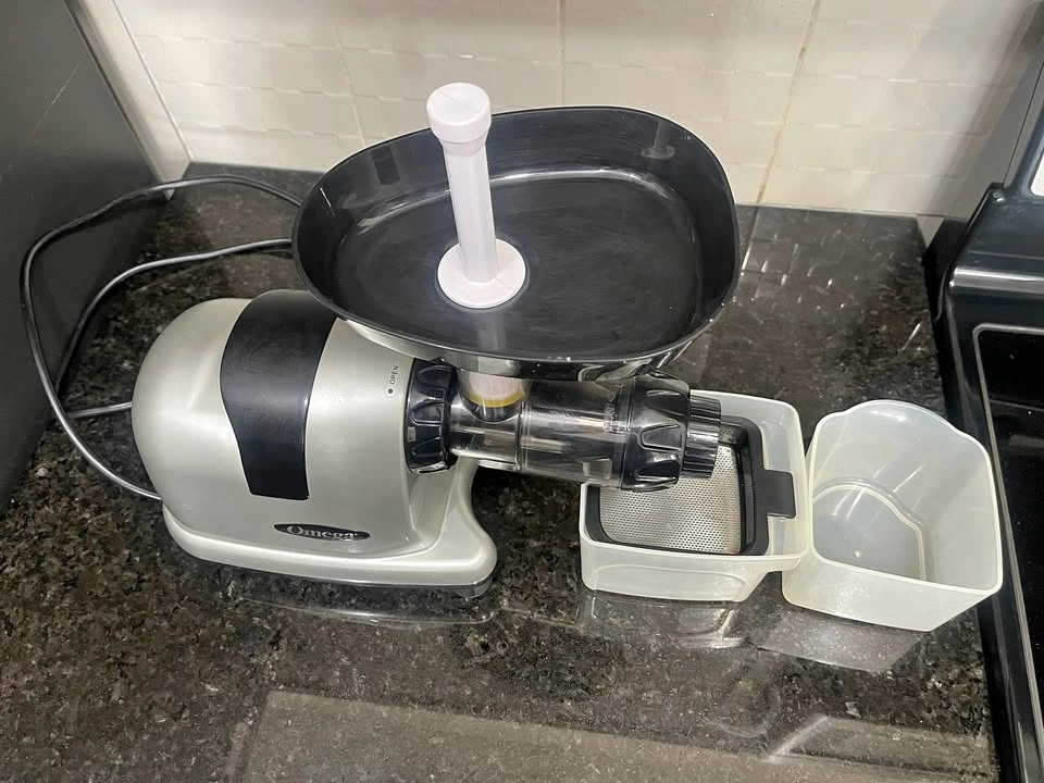 Omega Horizontal Slow Juicer, 150W, 4 Cups