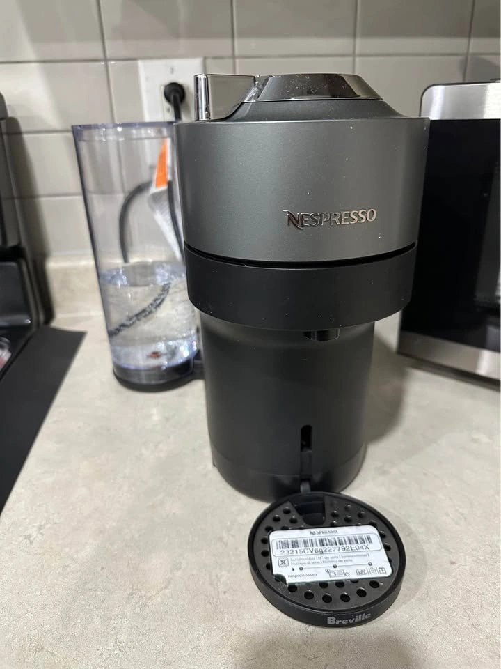 Nespresso Vetuo Pop+ with box - photo 3
