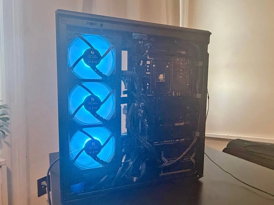 Custom Gaming PC - Ryzen 7 5800X - RTX 3060 Ti - 16GB RAM