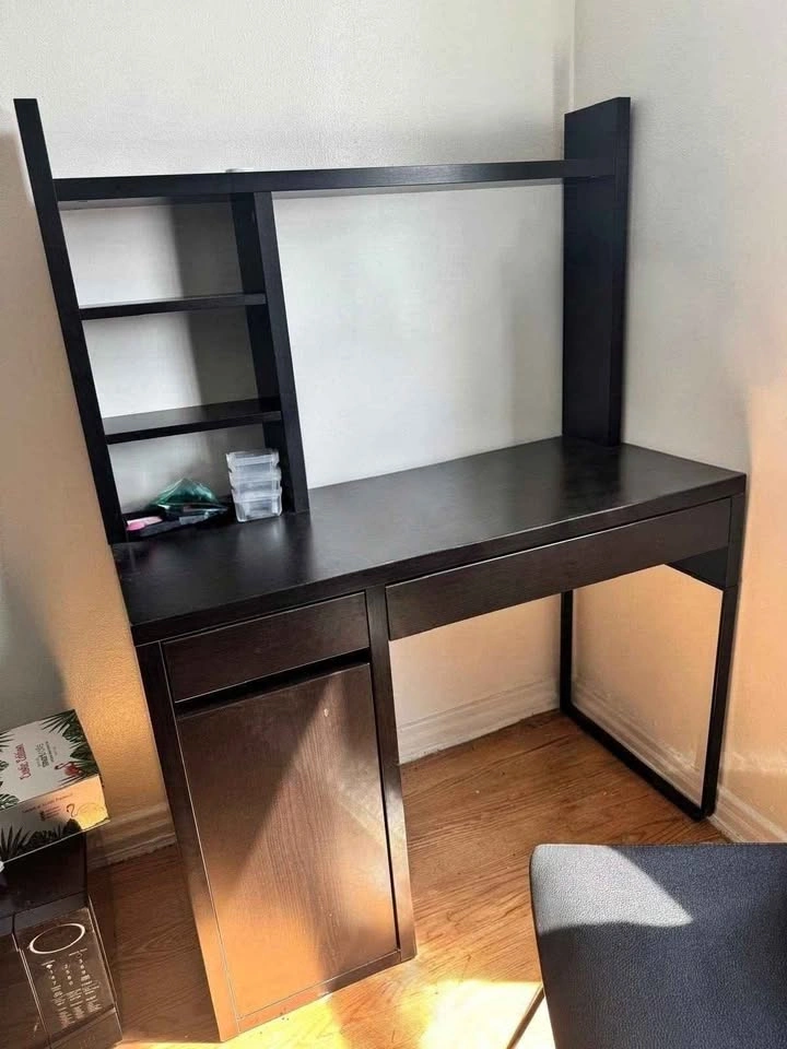 Desk with shelving on top - photo 2
