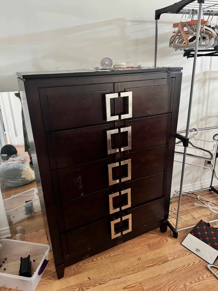 Dark brown sturdy wood dresser with 5 drawers - photo 2