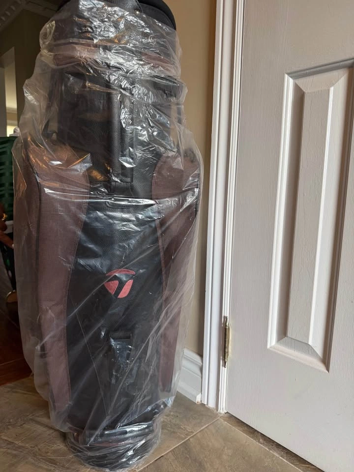 TaylorMade Golf Cart Bag (Brand New; Never Used) - photo 3