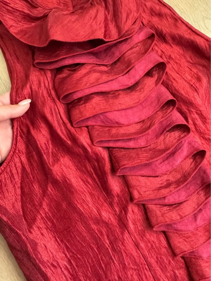 Samuel Dong Red Ruffle Sleeveless Top Size M - photo 3