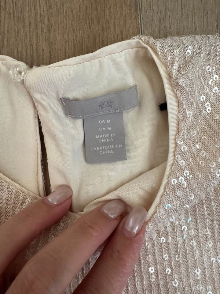 H&M Sparkly Sequin Long Sleeve Shift Dress - photo 2