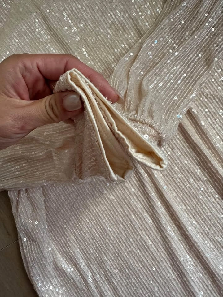 H&M Sparkly Sequin Long Sleeve Shift Dress - photo 4