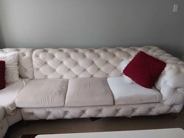 White couch thumbnail