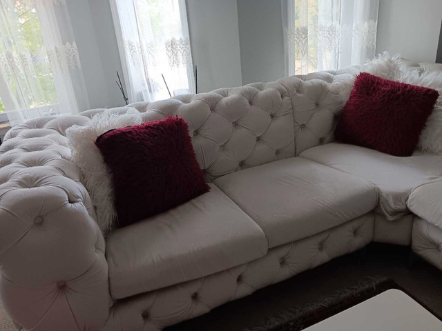 White couch - photo 2