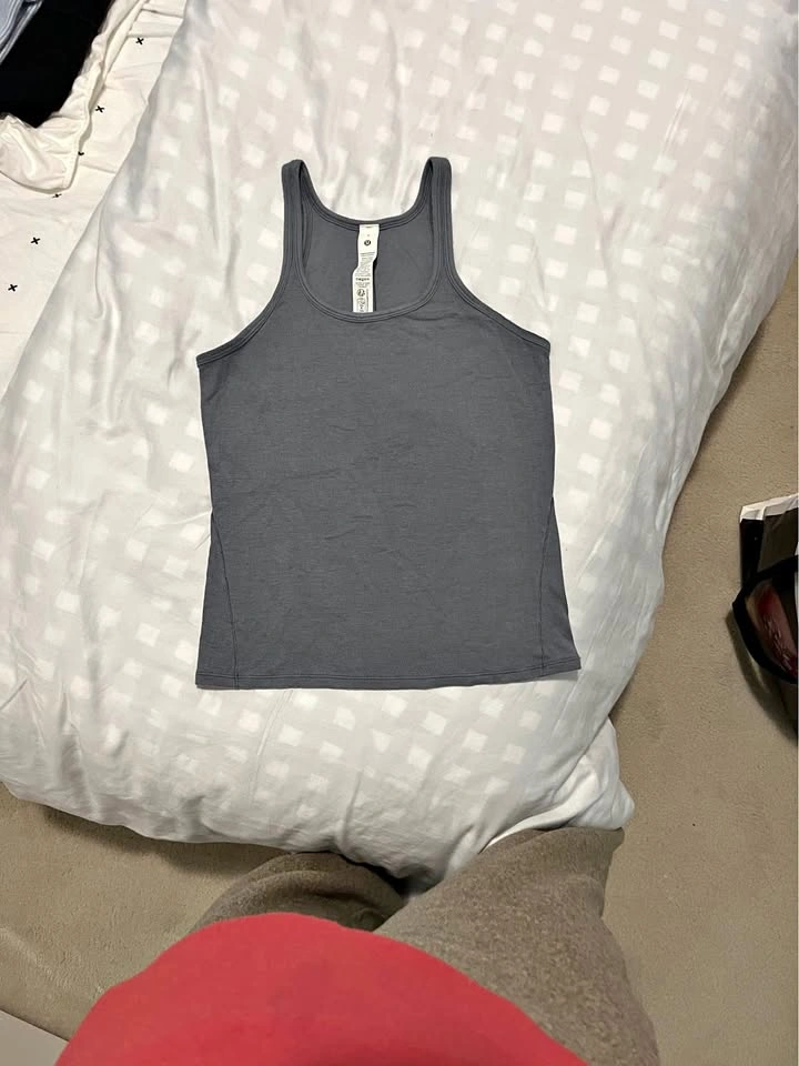 Lululemon tank top size 4