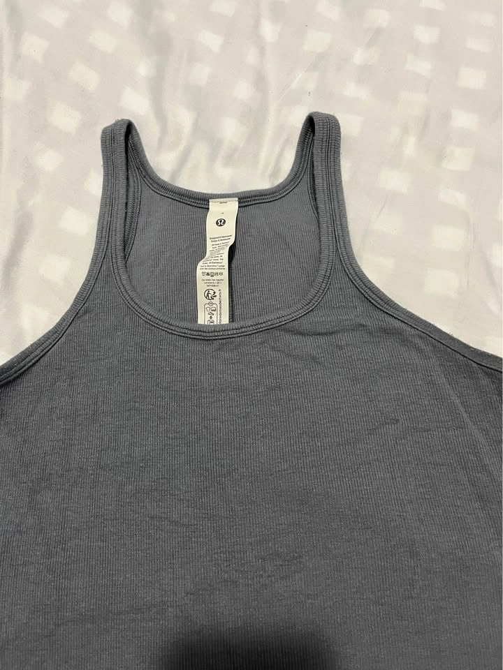 Lululemon tank top size 4 - photo 3