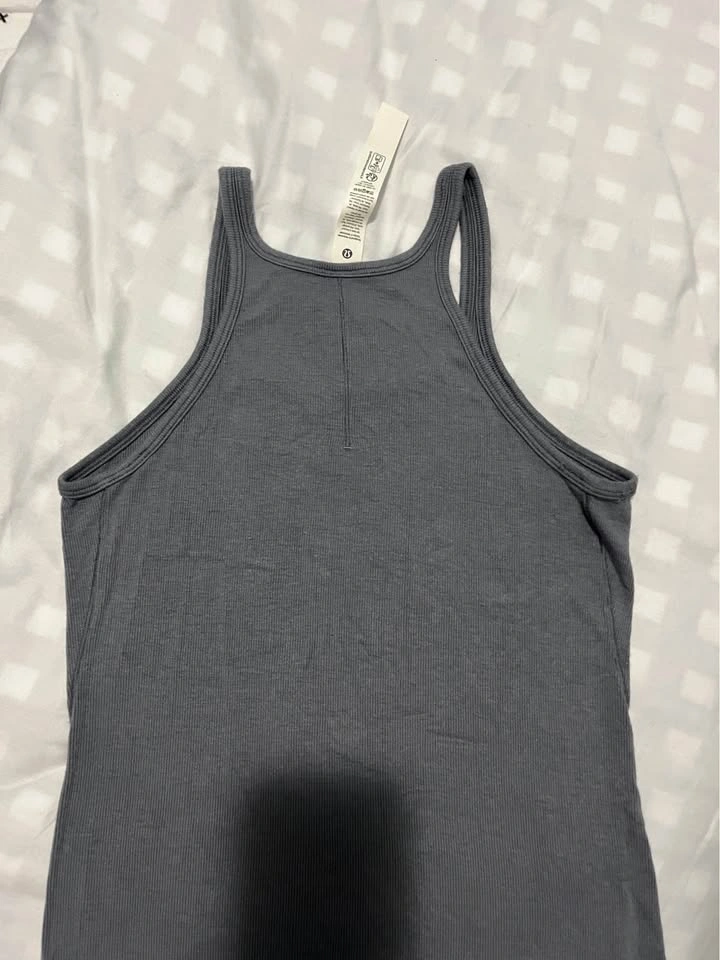 Lululemon tank top size 4 - photo 4