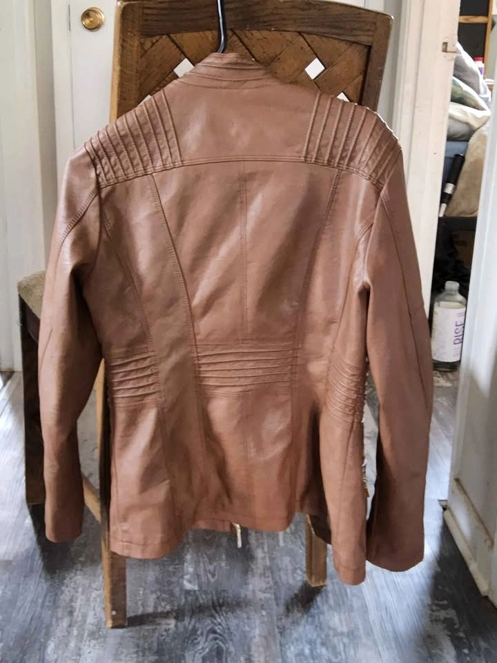 Woman's coat - photo 2
