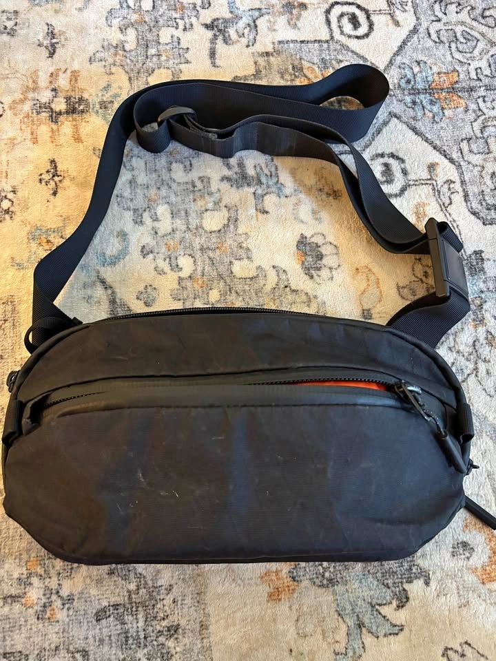 Aer Day Sling 3 Ultra – Black Crossbody Sling Bag – Like New