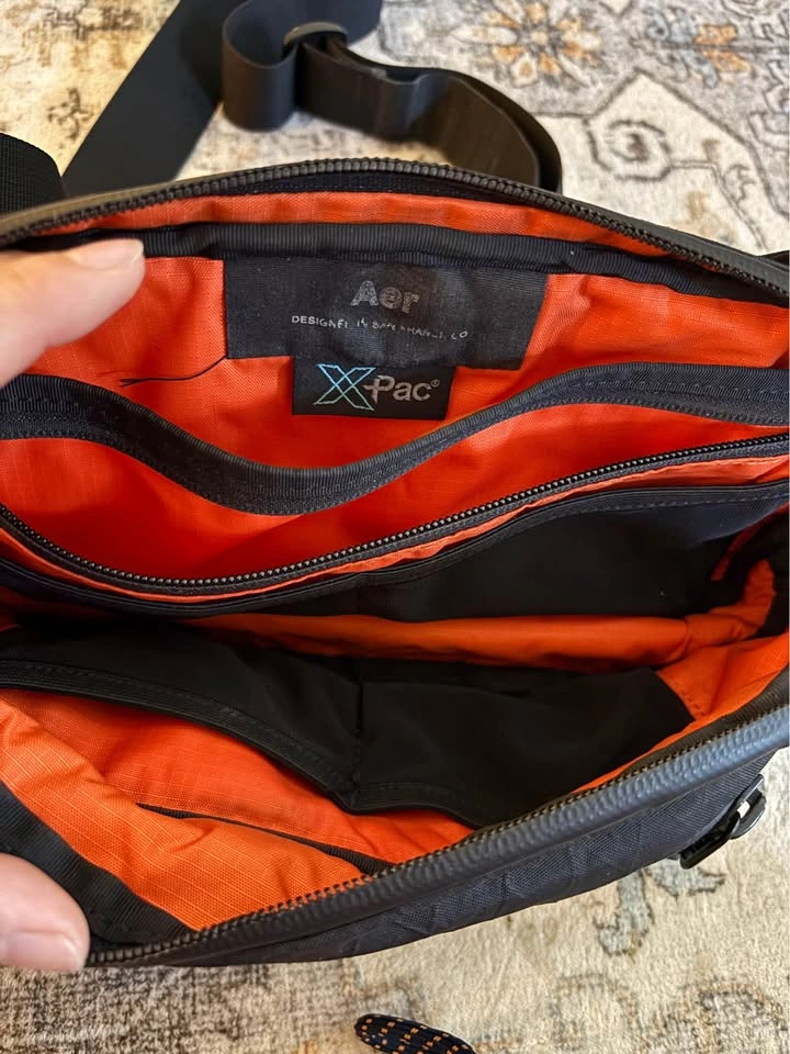 Aer Day Sling 3 Ultra – Black Crossbody Sling Bag – Like New - photo 2