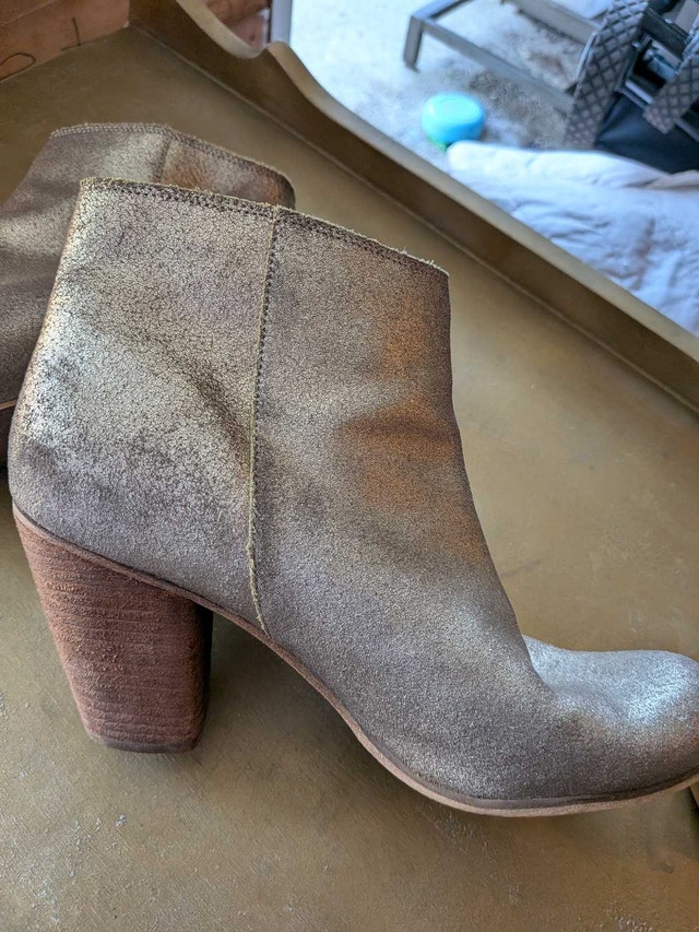 Metallic Gold/Brown Textured Women's Ankle Boots - photo 2