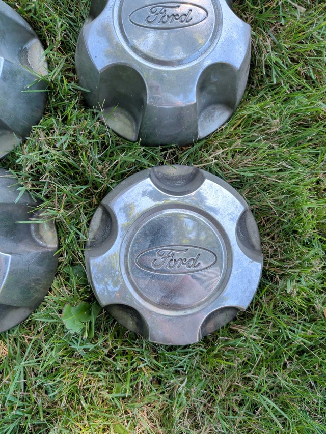 Crown Victoria Hub Covers - photo 2