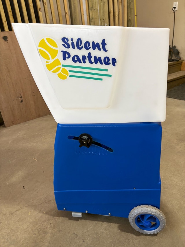 Silent Partner Tennis ball machine (REPLACED BATTERY) - photo 3